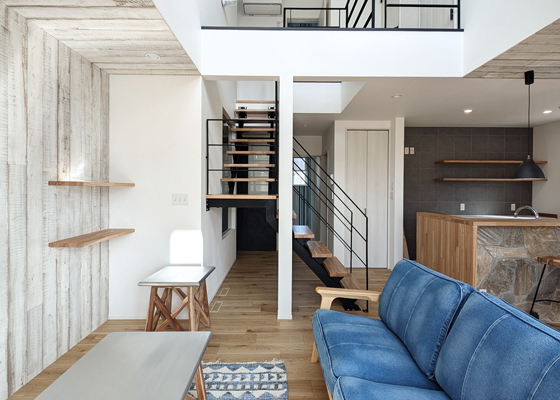 家族が集うLDKと土間空間「サーフスタイル」の家